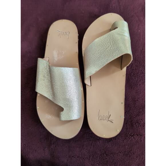 Beek Leather Toe-ring Sandal Gold Women's Size 7 Rare Discontinued - Picture 14 of 16